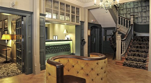 Crown Manor House Hotel, New Forest 4