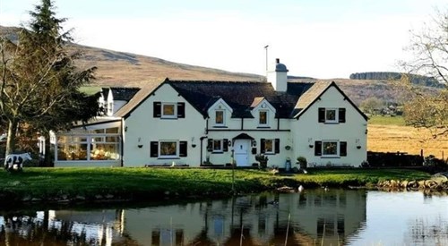 Llwyn Onn Guest House, Capel Garmon