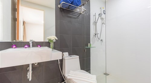 Ozone Condotel, Phuket 4