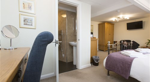 Rosslyn House, Whitby 3