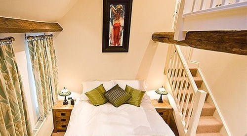 The Cotswold Perfumery, Cheltenham 4