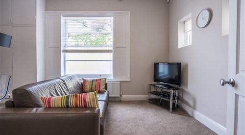 Apartment 11 Astor House, Torquay 2