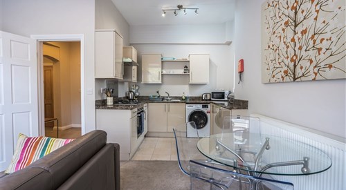 Apartment 11 Astor House, Torquay 3