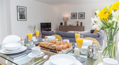 Tailored Stays - The Marque Grande, Cambridge 4