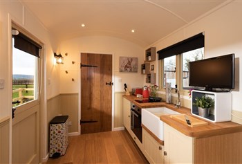 Hillside View Shepherds Hut photo 2