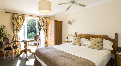 Flackley Ash Hotel, Peasmarsh 2