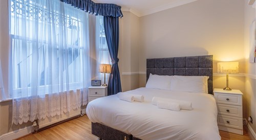 Castletown House Serviced Apartments, London 1