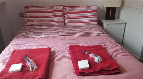 Waynes Place, Brighton 4