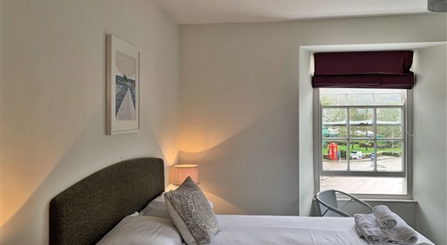 The Black Swan, Helston