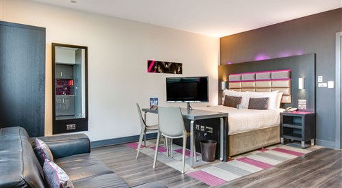 Roomzzz Chester City 1