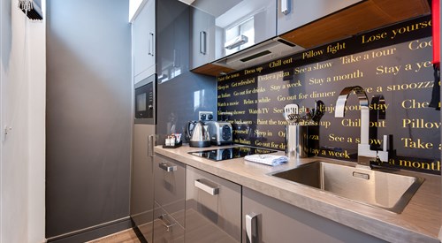 Roomzzz Nottingham City 4