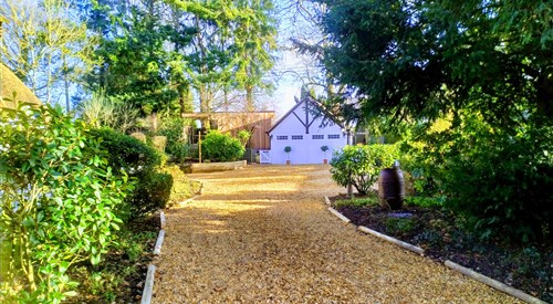Thatched Eaves, Ringwood 1