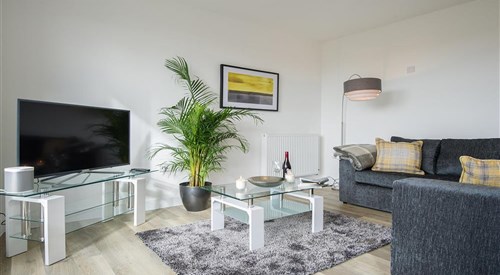 Tailored Stays - De Havilland House, Cambridge 3