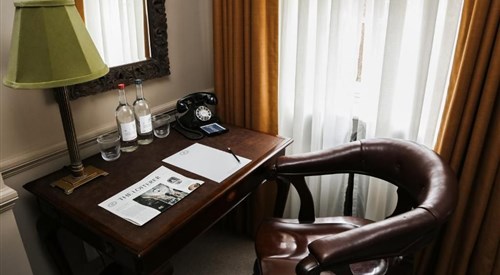 Henry's Townhouse, Marylebone 1