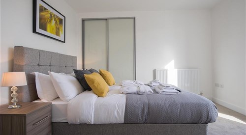 Tailored Stays - De Havilland House, Cambridge 1