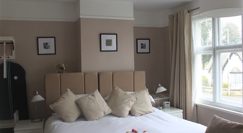 The Red House, Falmouth 3