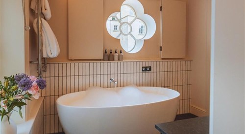 No.15 Bath 1
