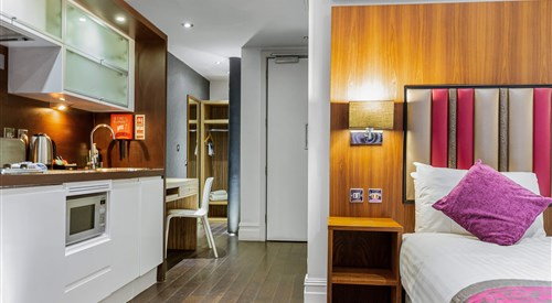 Roomzzz Manchester City 2