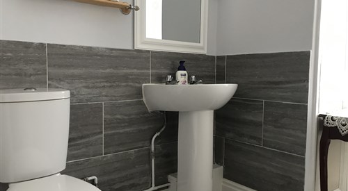 The Red House Guest House, Grantham 3