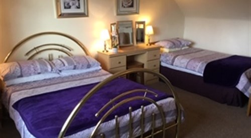 Dykefield Farm B&B, Galston 2