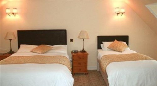 Kilmartin Hotel, Kilmartin 4