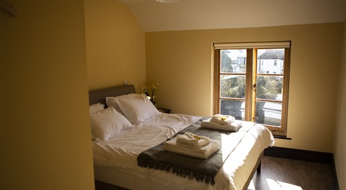 The Leaping Salmon, Yelverton 3