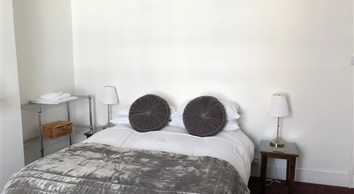 The Prince of Wales, Reigate 3