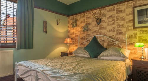 The Golden Eagle, Chester 2