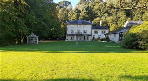 Lovelady Shield Hotel 4