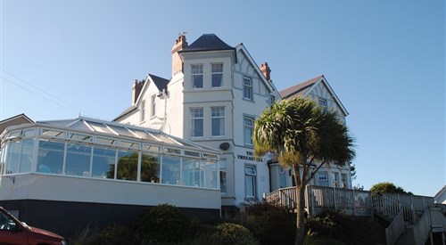 The Trecastell Hotel, Llannerch-y-medd