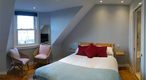 Falcon Crest Guest House, Edinburgh 3