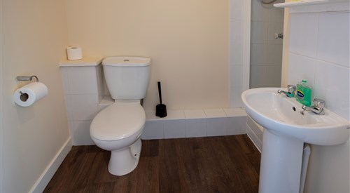 Irvine Riverside Guesthouse by Paymán Club, Irvine 4