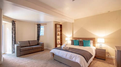 Just Relocate - The Garden Flat, Nottingham 2