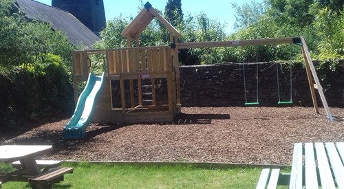 The Grapes Hotel, Penrhyndeudraeth 2