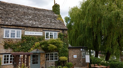 The Rose Revived, Witney
