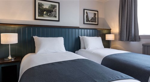 Southern Cross, Watford 4
