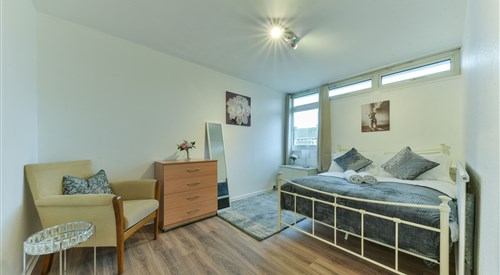 Cheerful Home 3, London 2