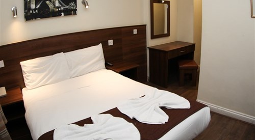 Ascot Hyde Park Hotel, London 1