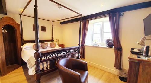 The Old Lodge, Minchinhampton 2