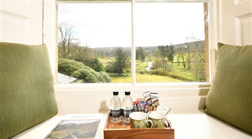 Lovelady Shield Hotel 2