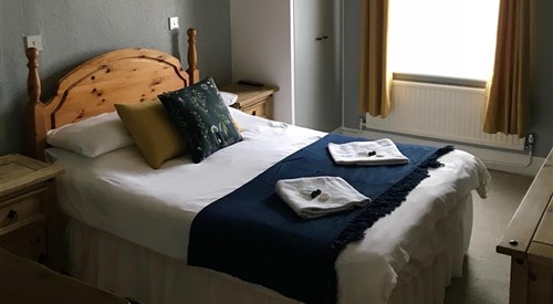 The George Hotel, Newent 3