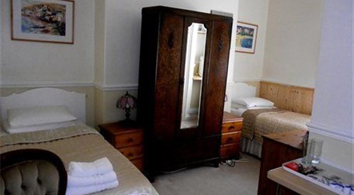 Camberley B&B, Harrogate 2