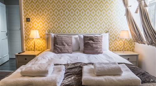 Captain Scott Penthouse (7) 1 Elliot Terrace, Plymouth 2