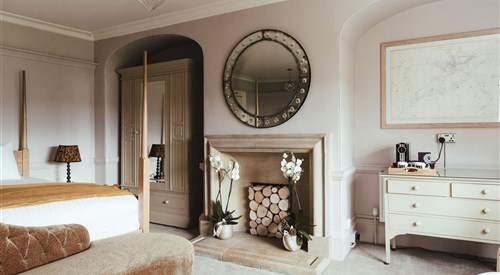 The Falcon, Painswick 4