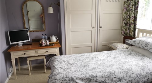 UPTHEDOWNS B&B, Sevenoaks 2