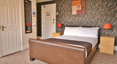 Central Hotel Cheltenham 1