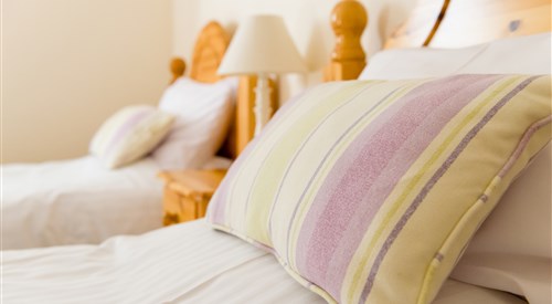 Degembris Cottages, St Newlyn East 4