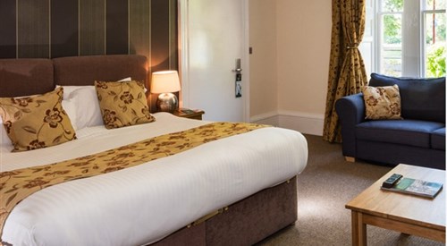 Glen Mhor Hotel and Apartments, Inverness 1