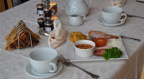 Wortwell Hall Barn B&B, Norfolk 2