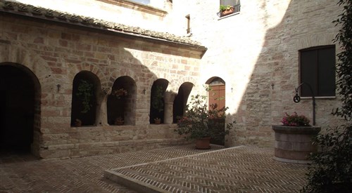 Suore Francescane Angeline, Assisi 3